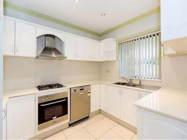 Condo for rent in Sydney, New South Wales