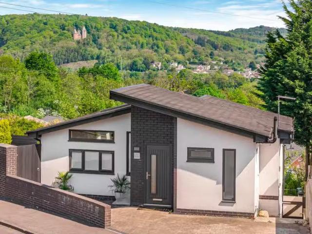 House for rent in Falcon Lodge, Wales