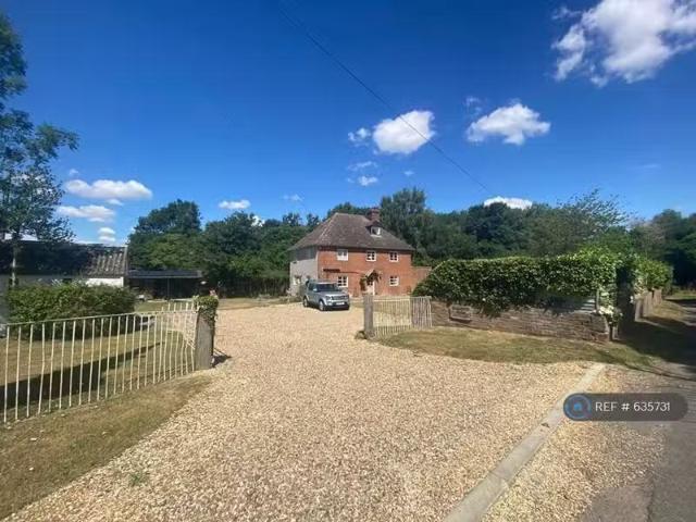 House for rent in Five Acres, Hertfordshire