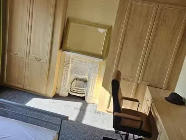 House for rent in Kingswood, School House