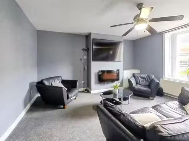 House for rent in Bradshaw, Lee Bank