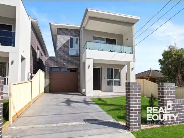House for rent in Holsworthy, Sydney