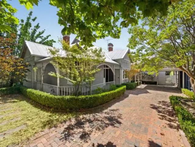 House for rent in Canterbury, Melbourne