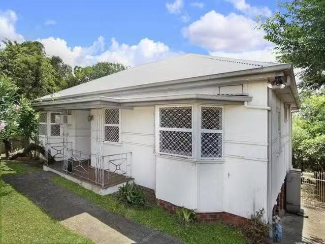House for rent in Wollongong West, New South Wales