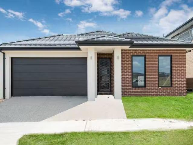 House for rent in St Germain Estate, Melbourne