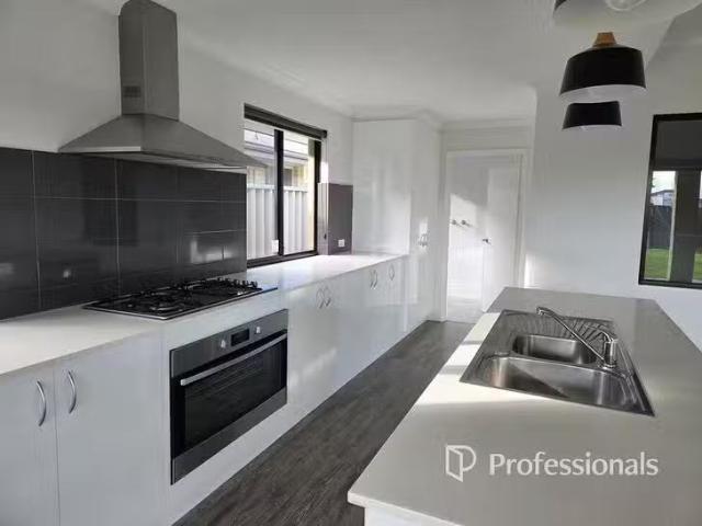 House for rent in Yalyalup, Western Australia