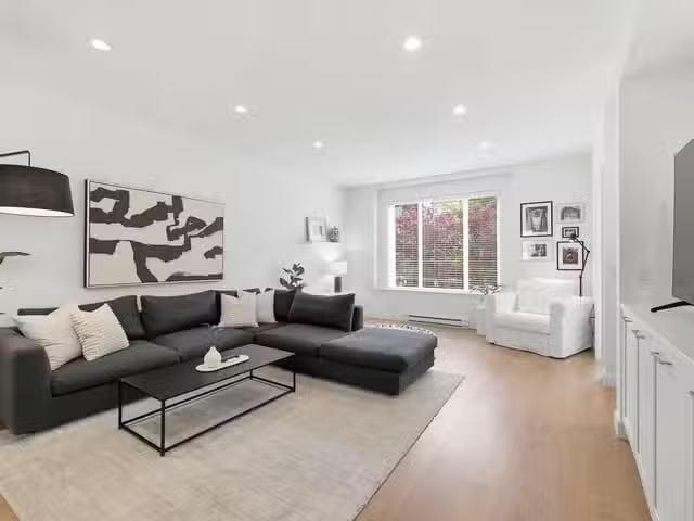 Condo for rent in Surrey, British Columbia
