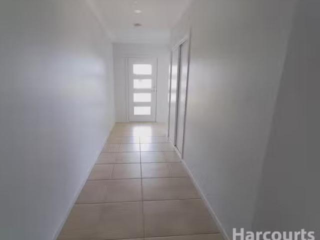 House for rent in Eli Waters, Queensland