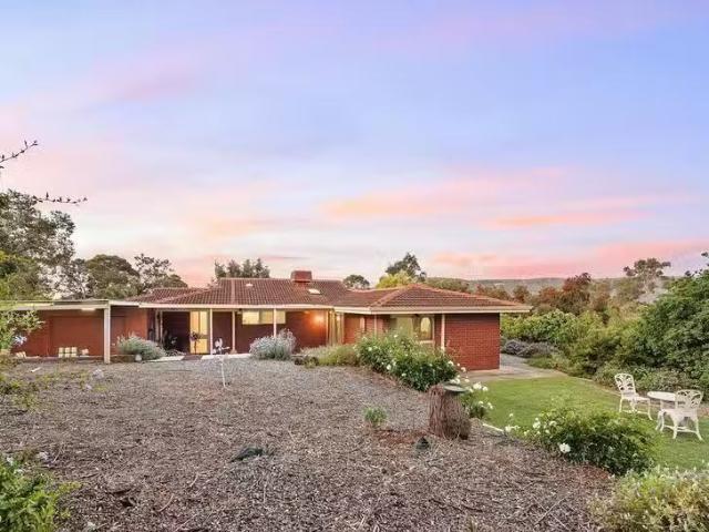 House for rent in Mount Nasura, Western Australia
