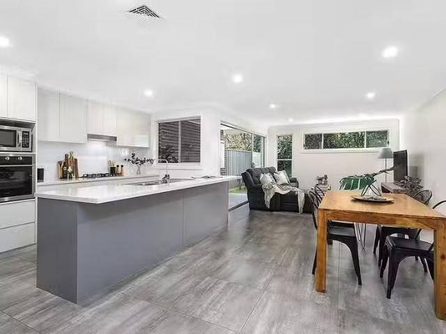 House for rent in Wollongong West, New South Wales