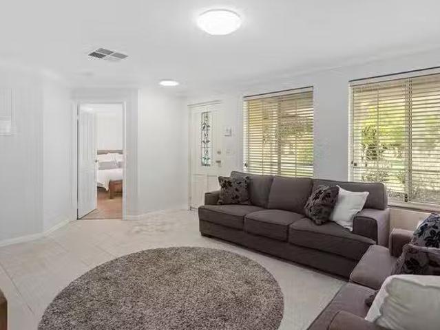 House for rent in High Wycombe, Western Australia