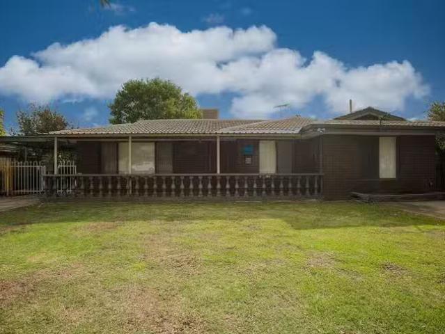 House for rent in Forrestfield, Western Australia