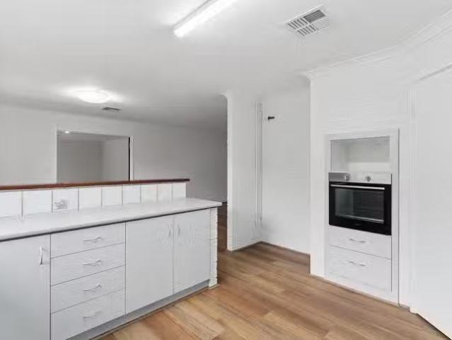 House for rent in Bibra Lake, Western Australia
