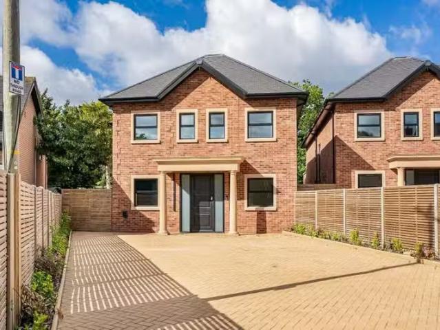House for rent in Burnt Oak, Greater London