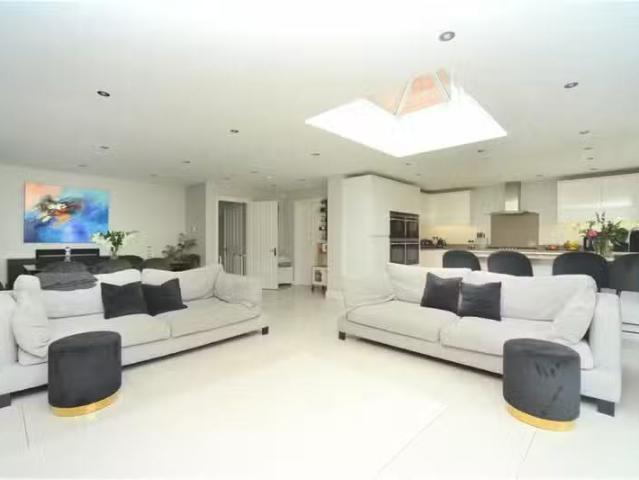 House for rent in London Borough of Croydon, Greater London