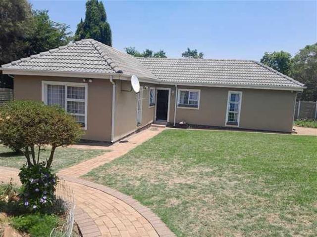 House for sale in Johannesburg, Mondeor
