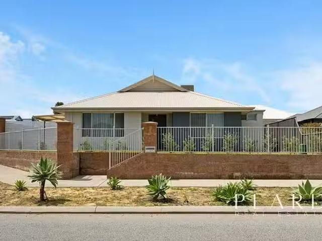 House for rent in Banksia Grove, Western Australia