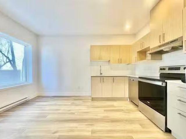Condo for rent in St. Leonard's, Quebec