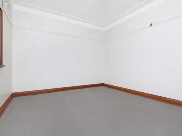 House for rent in Wollongong West, New South Wales