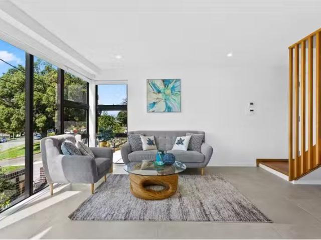 Condo for rent in Wollongong West, New South Wales