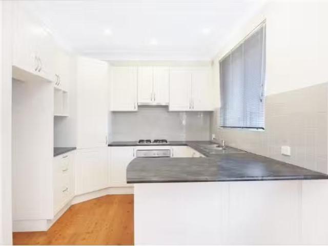 House for rent in Wollongong West, New South Wales