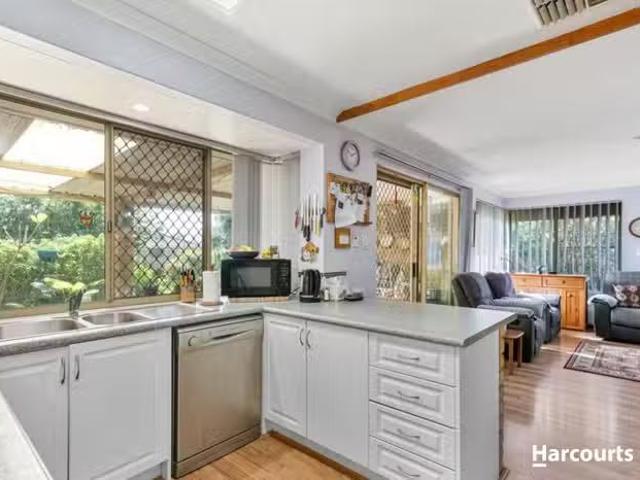 House for rent in Seville Grove, Western Australia