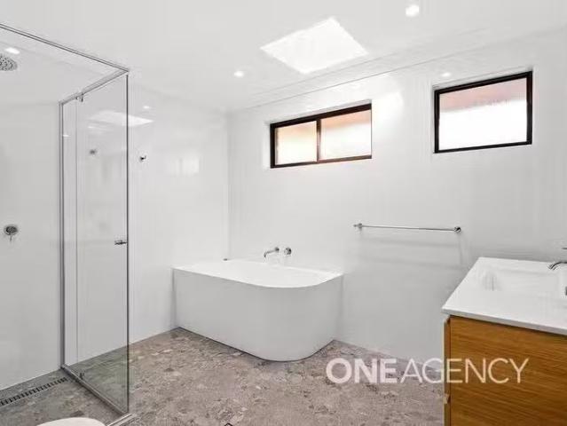 House for rent in Wollongong West, New South Wales