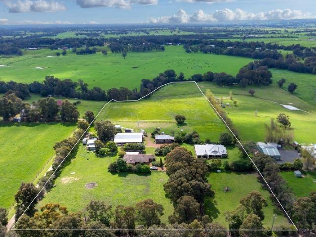Acreage for sale in Burekup, Western Australia