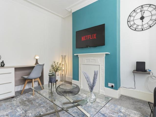 Apartment for rent in Dollis Hill, Greater London
