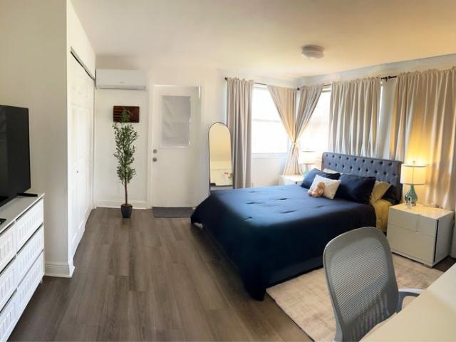 Room for rent in Pompano Beach, Florida
