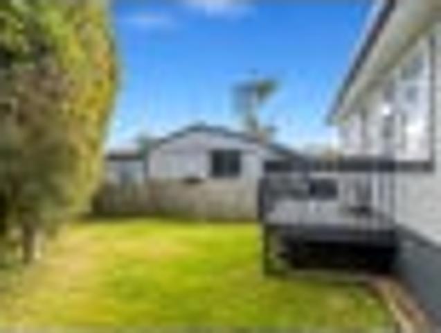 House for sale in Penrose, Oroua County