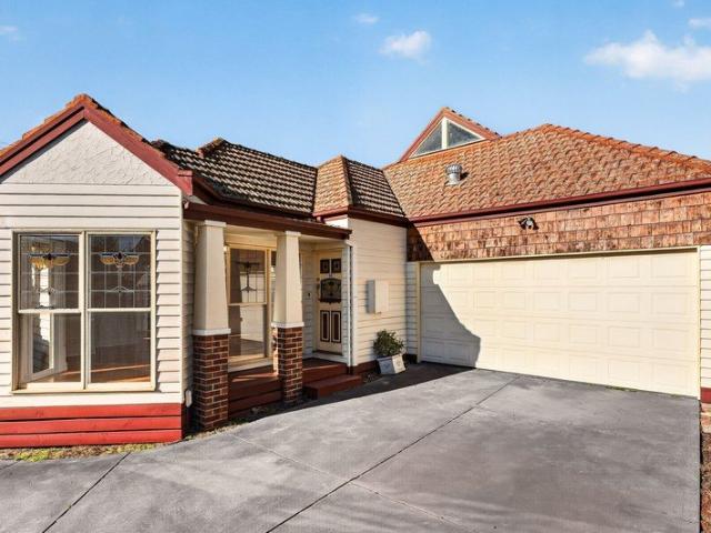 Townhouse for rent in Camerons Creek, Victoria