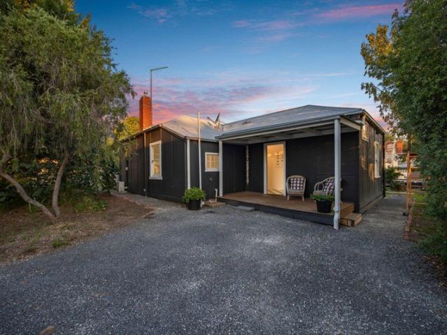 House for sale in Victoria
