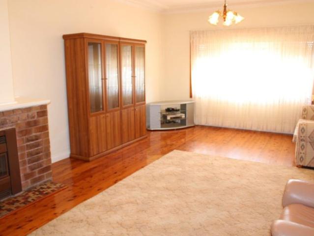 House for rent in Wollongong West, New South Wales
