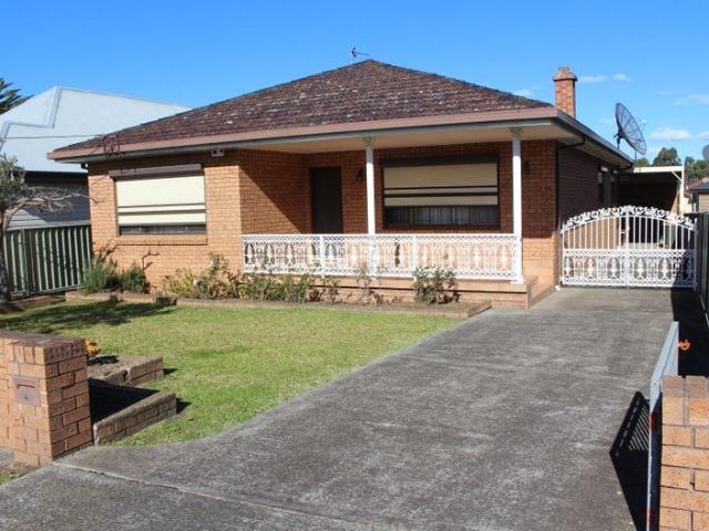 House for rent in Wollongong West, New South Wales