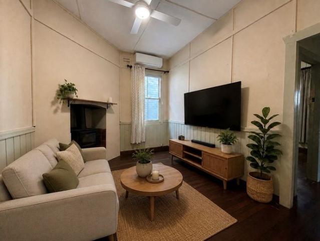 House for rent in Wollongong West, New South Wales