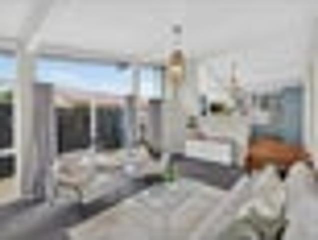 House for sale in Chaslands, Canterbury