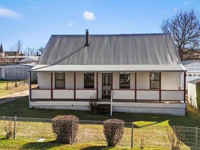 House for sale in Adaminaby, New South Wales