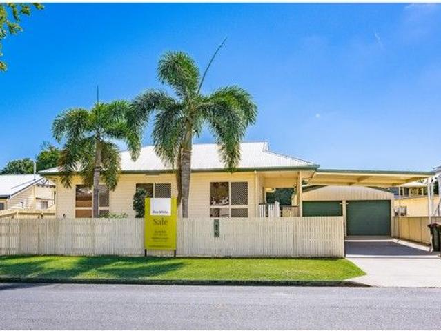 House for sale in Park Avenue