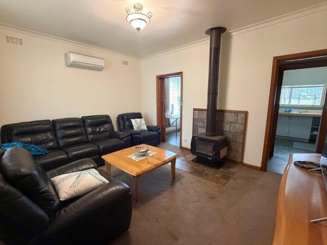 House for rent in Baringhup, Victoria