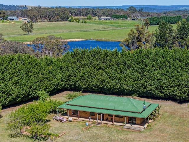Cottage for sale in Canyonleigh, New South Wales