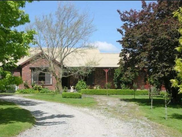 House for rent in Longwarry North, Victoria