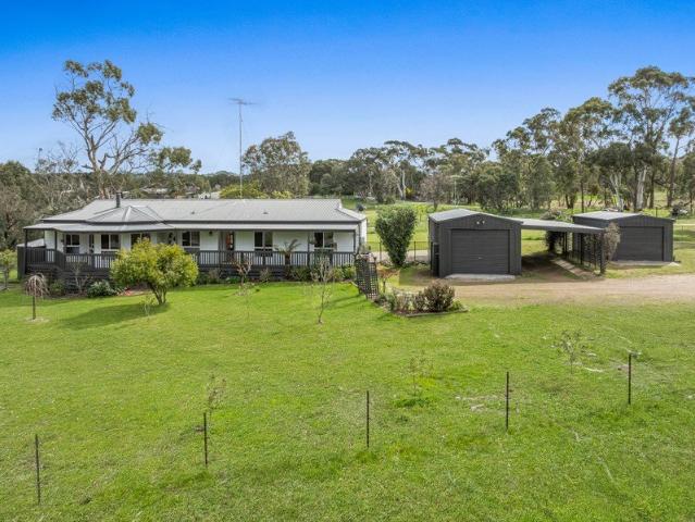 Cottage for sale in Pyalong, Victoria