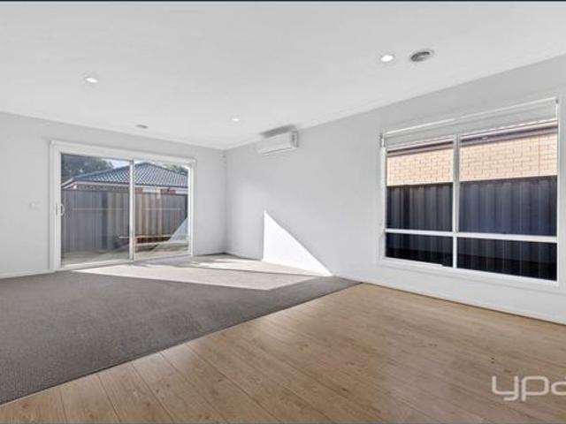 House for rent in Highlands, Melbourne