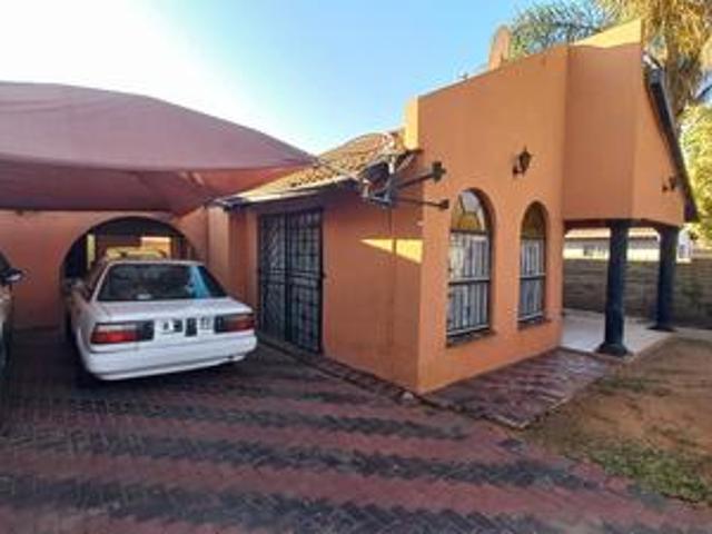 House for rent in Waterkloof, Gauteng