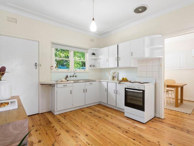 House for rent in Wollongong West, New South Wales