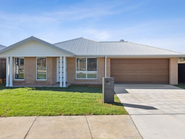 House for rent in Brisbane Grove, New South Wales