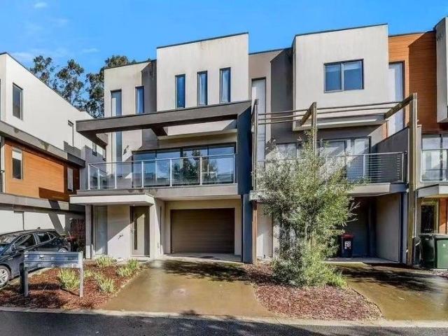 Townhouse for sale in Camerons Creek, Victoria