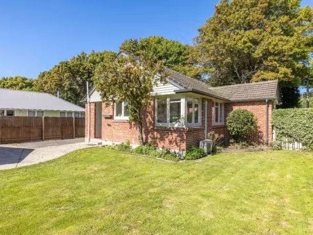 House for sale in Chaslands, Canterbury