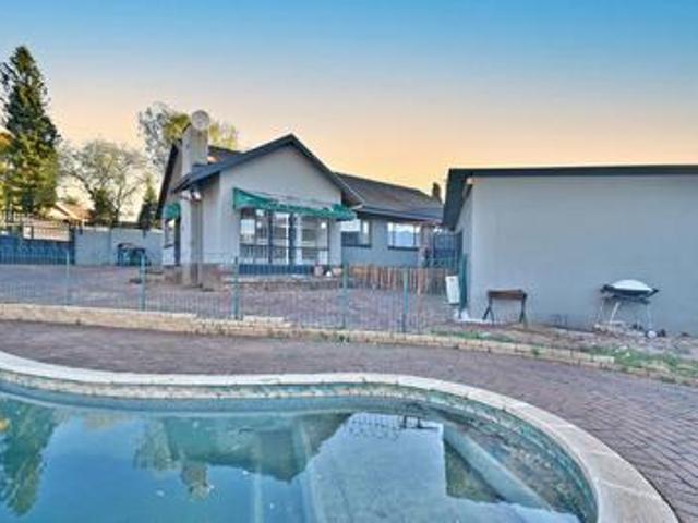 House for sale in Johannesburg, Mondeor